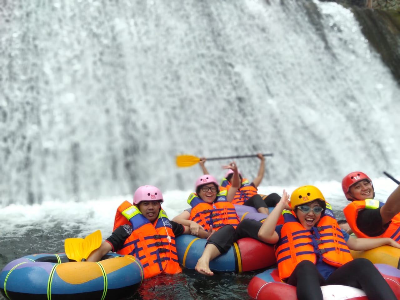 Wisata Arung Jeram Bogor